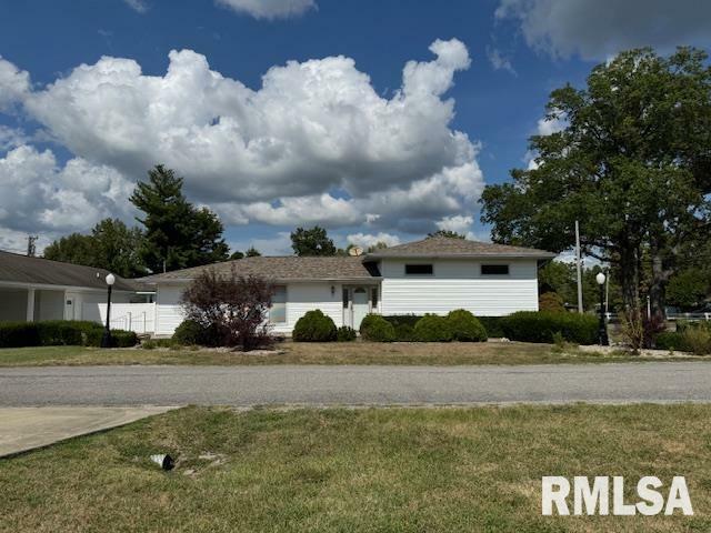 Property Photo: 1401 N 13th Street IL 62948
