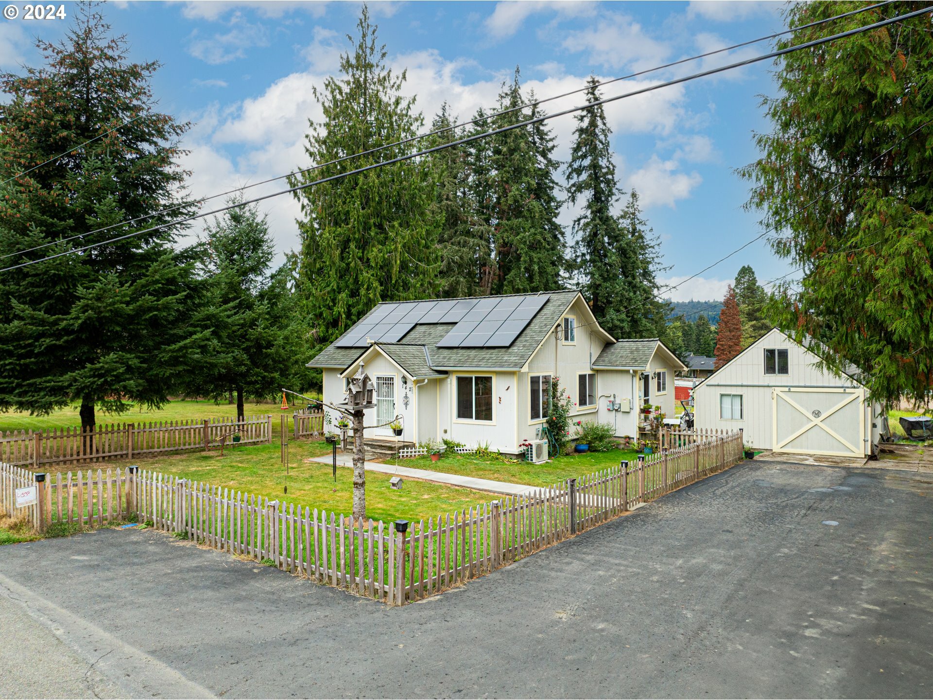 Property Photo:  142 Niblett Way  WA 98632 