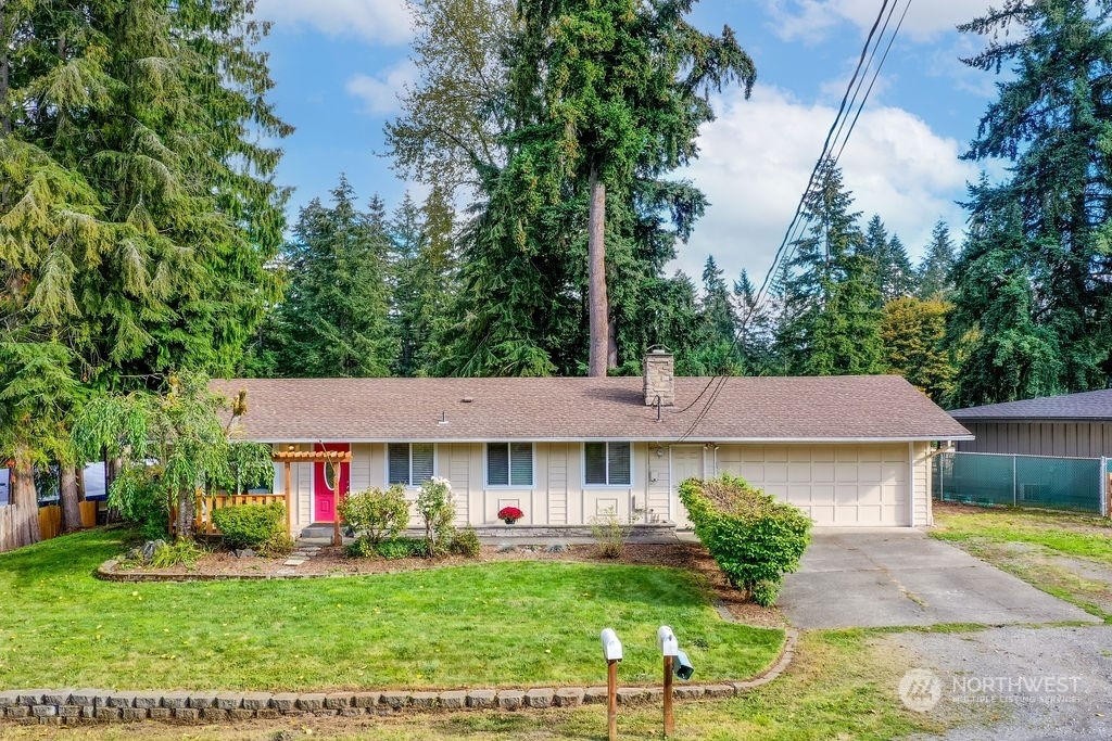 Property Photo:  13010 163 Avenue SE  WA 98059 