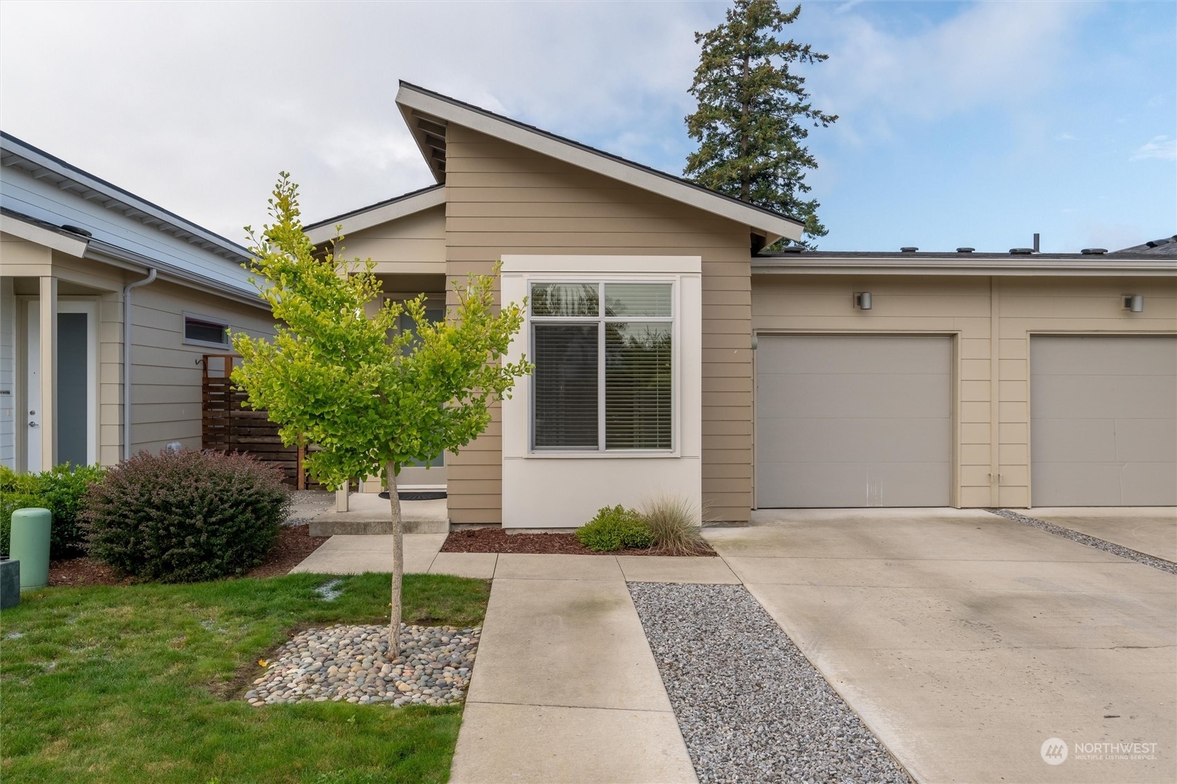 Property Photo:  621 Spring Vista Place  WA 98226 