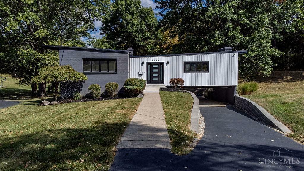 Property Photo: 3894 Chatwood Court OH 45248