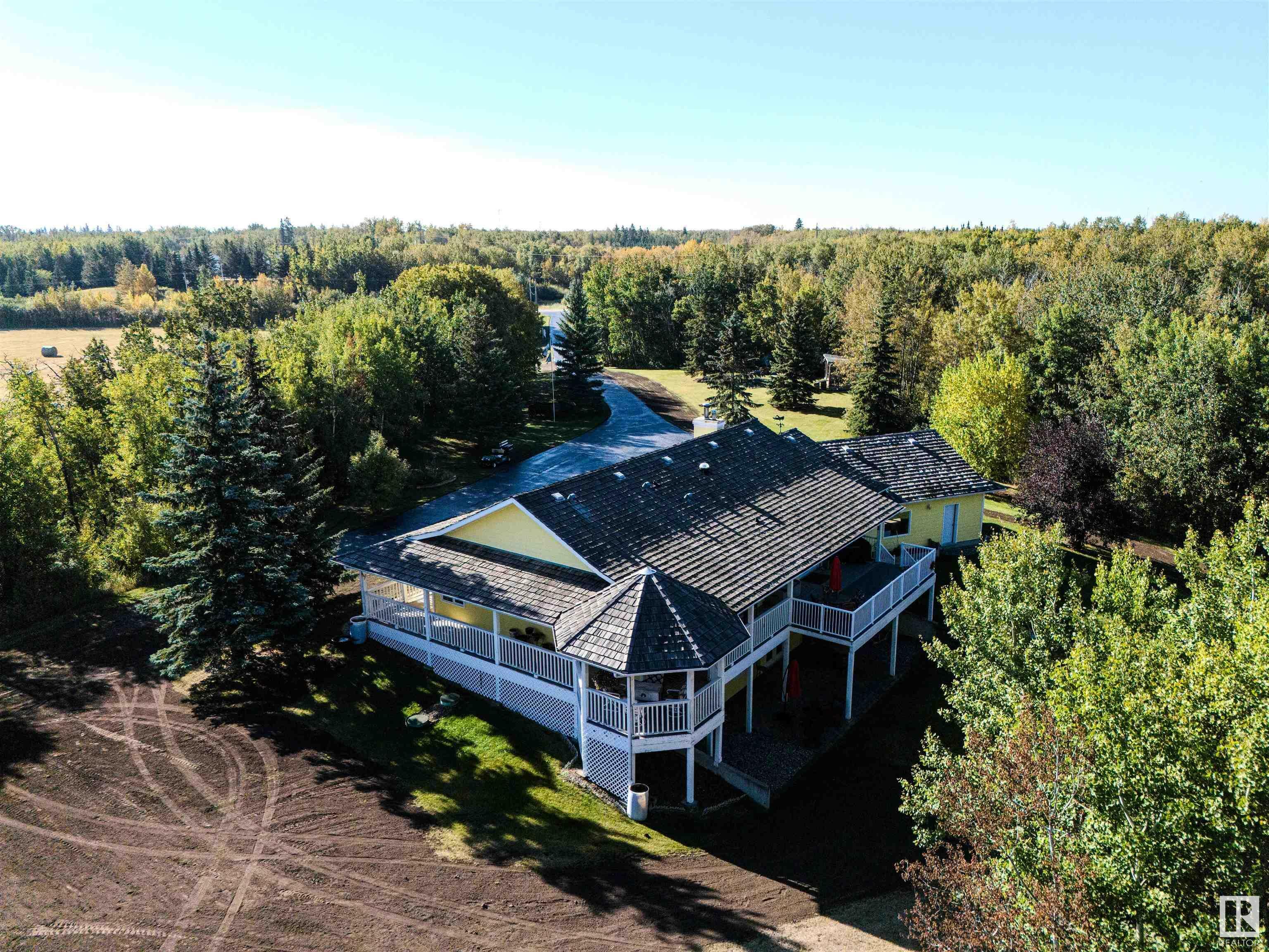 Property Photo:  23038 Twp Road 512  AB T8B 1K7 