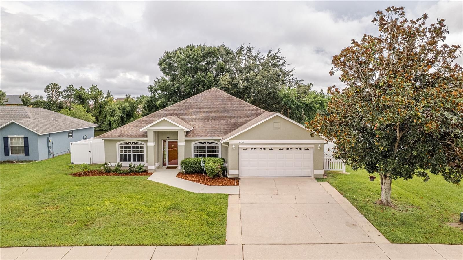 Property Photo:  2551 Settlers Trail  FL 34772 