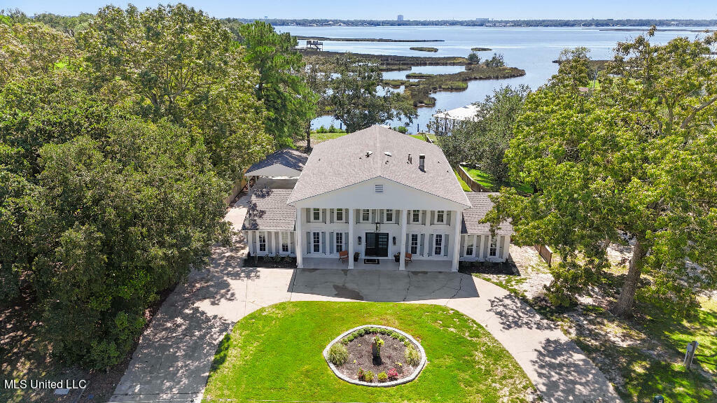 Property Photo:  2421 S Shore Drive  MS 39532 