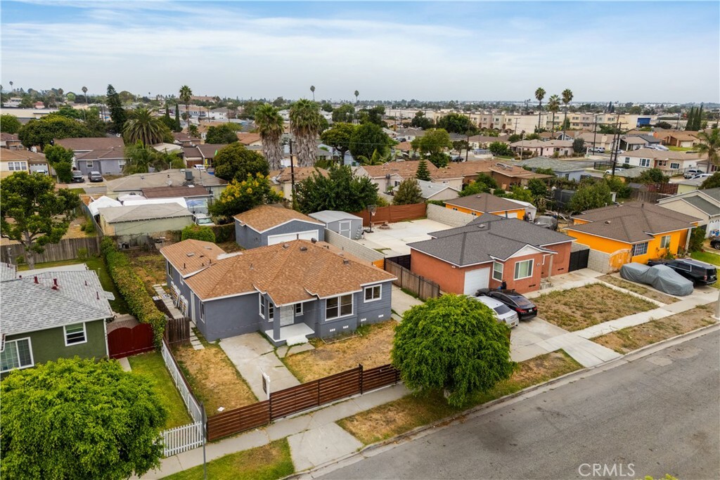 Property Photo:  1039 S Exmoor Avenue  CA 90220 