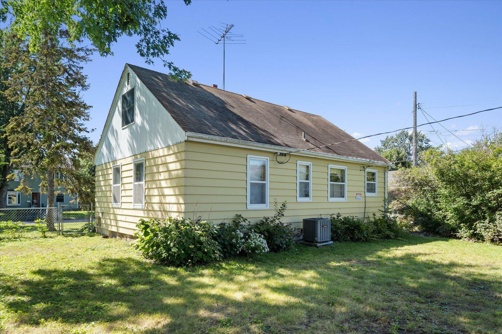 Property Photo:  2045 W Thure Avenue  MN 55116 