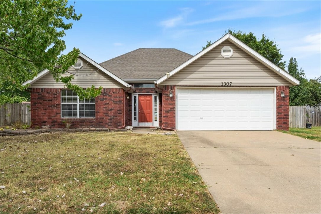 Property Photo:  1307 Abraham Drive  AR 72761 