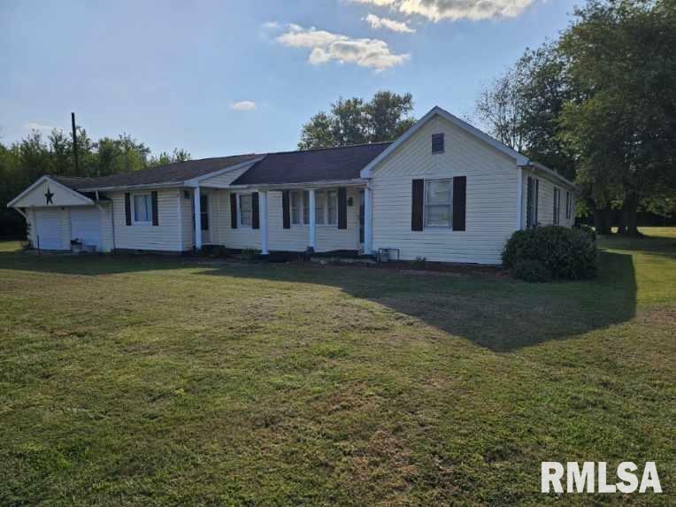 Property Photo:  2925 Benton Road  IL 62864 