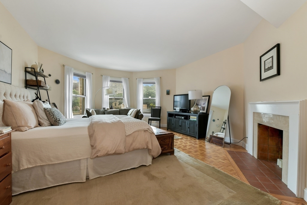 Property Photo:  416 Commonwealth Ave 118  MA 02115 