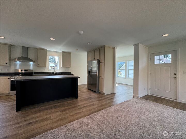 Property Photo:  619  C Street  WA 98593 