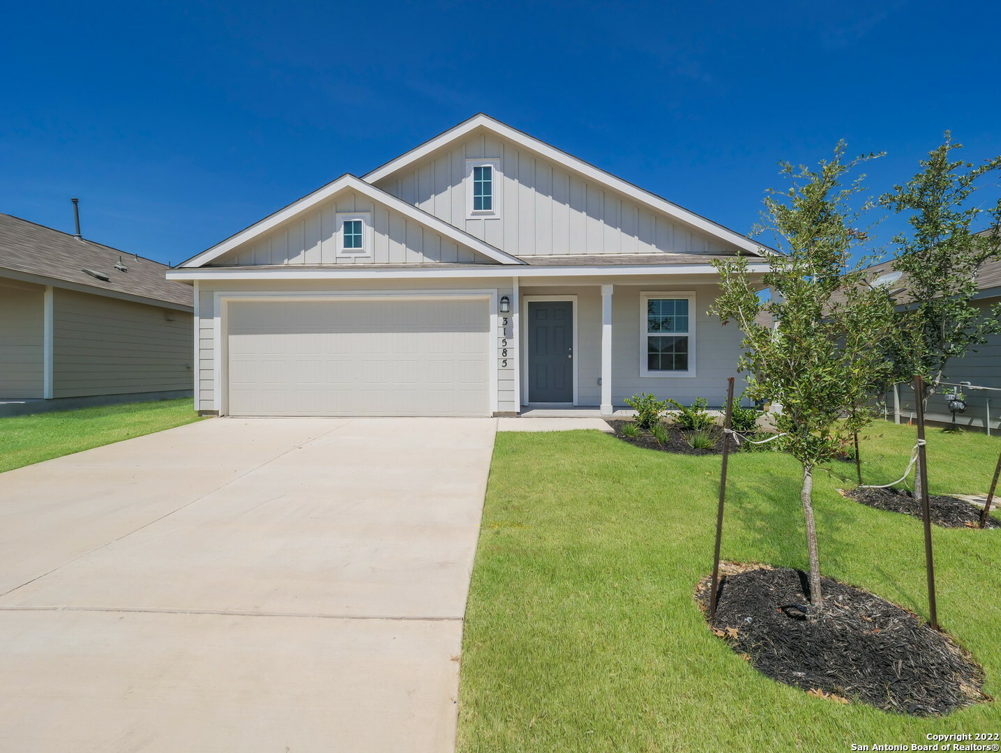 Property Photo:  217 Alta Vista Ter  TX 78155 