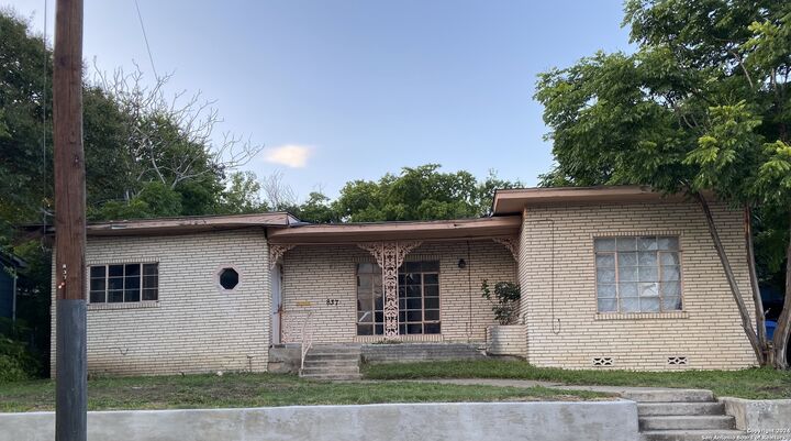 837 Nevada St  San Antonio TX 78203 photo