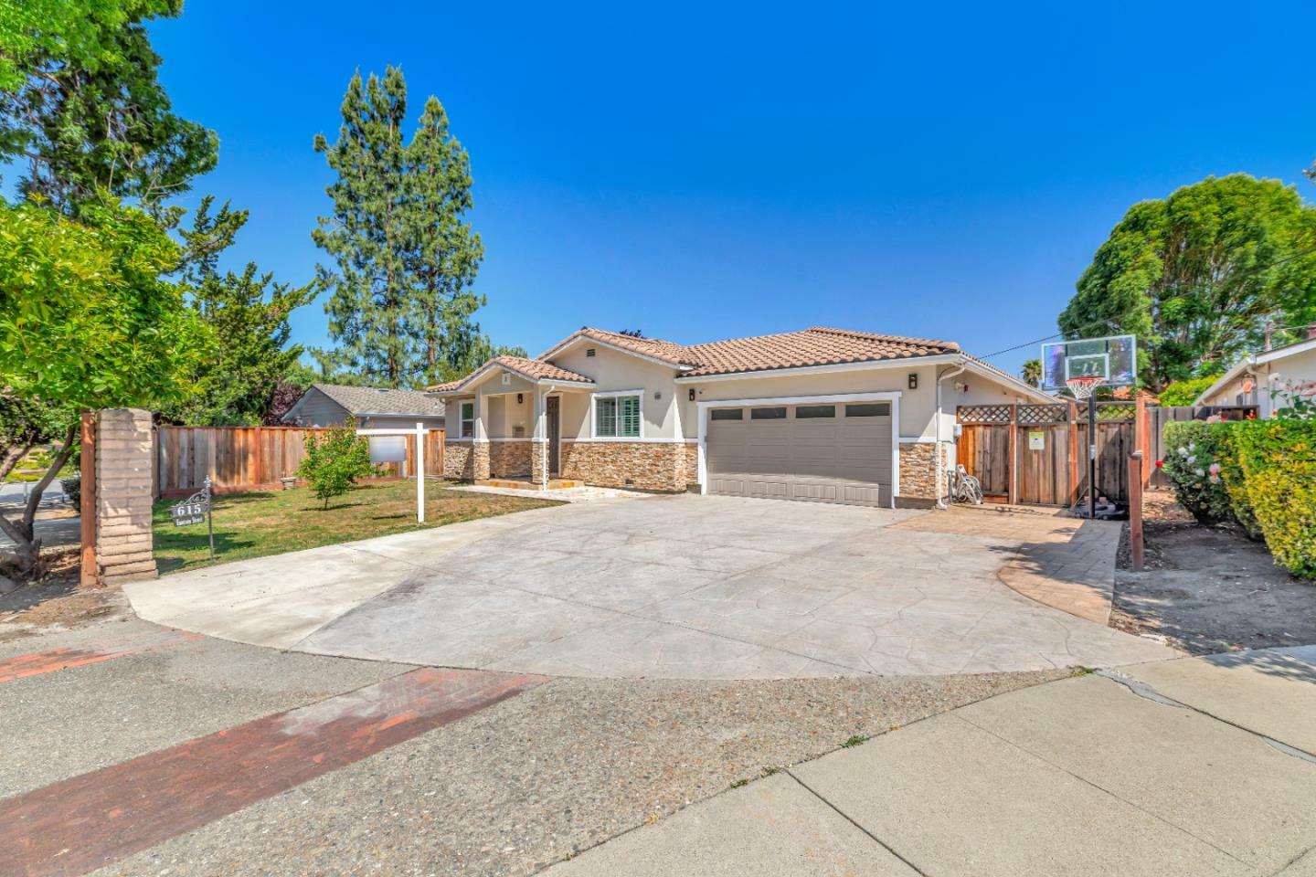 Property Photo:  615 Emerson Street  CA 94539 