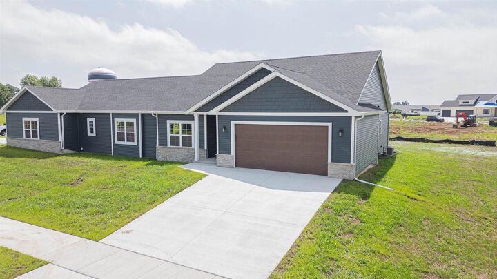 Property Photo:  167 East Ash Lane  WI 53563 
