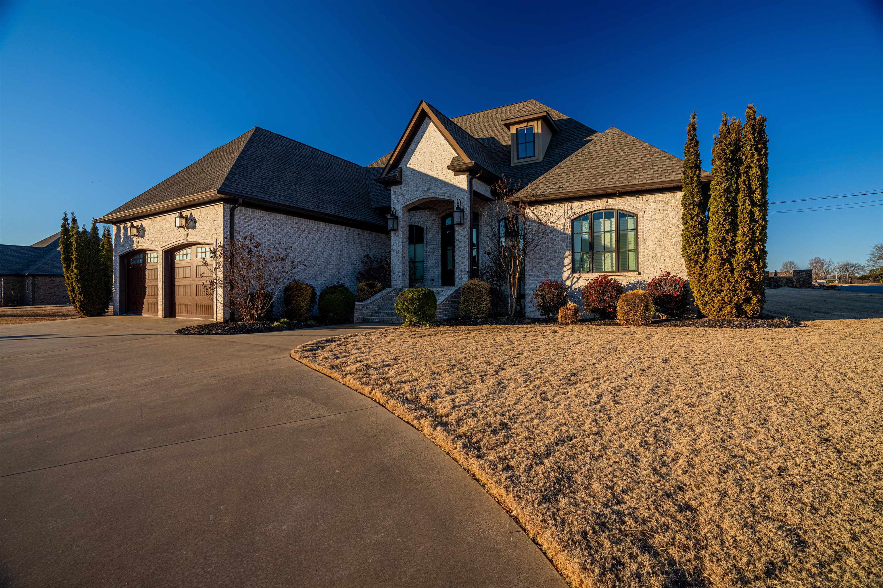 Property Photo:  100 Stormy Dr  AL 35661 - MUSCLE S 