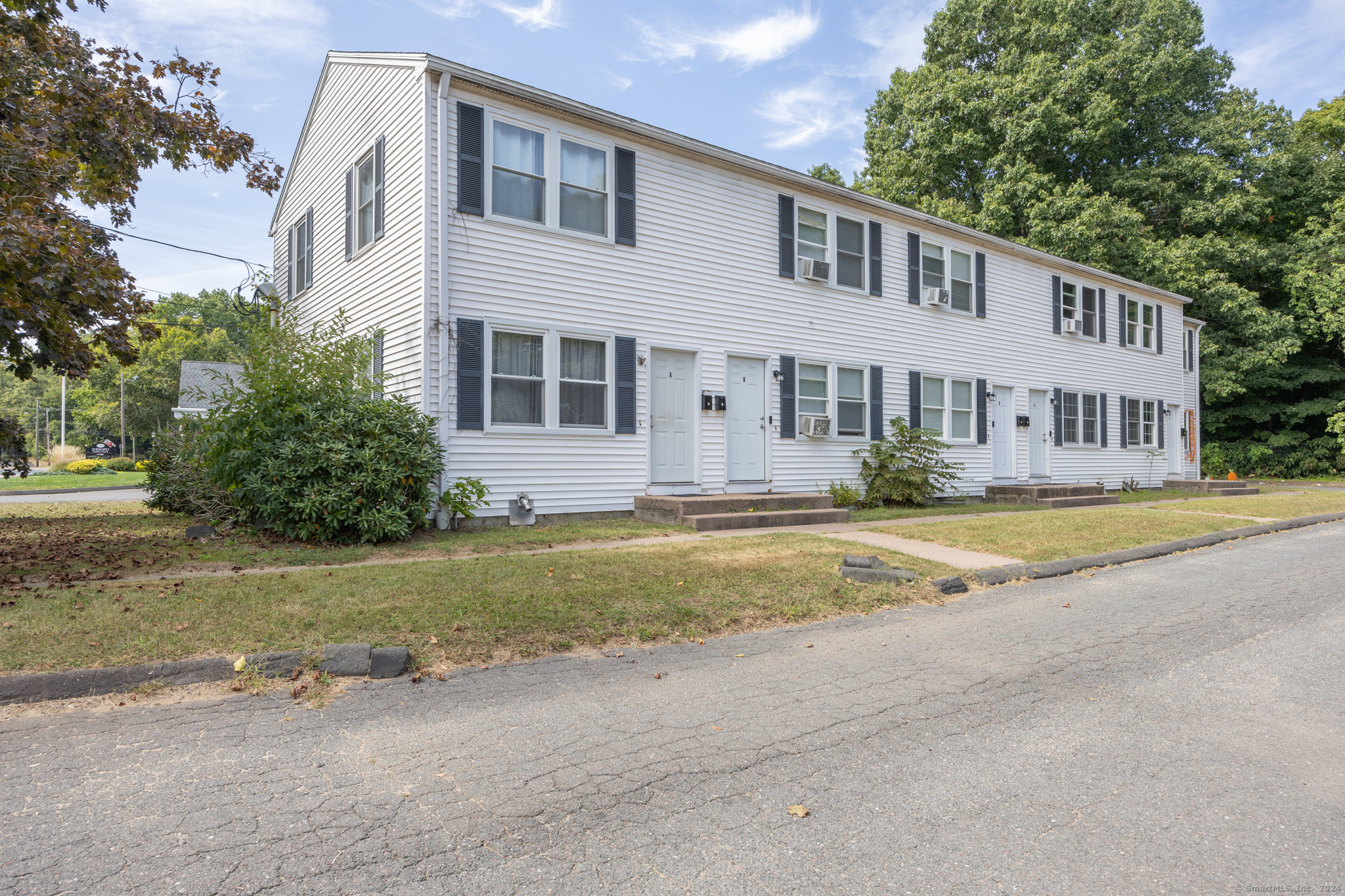 Property Photo:  40 Carter Street  CT 06118 