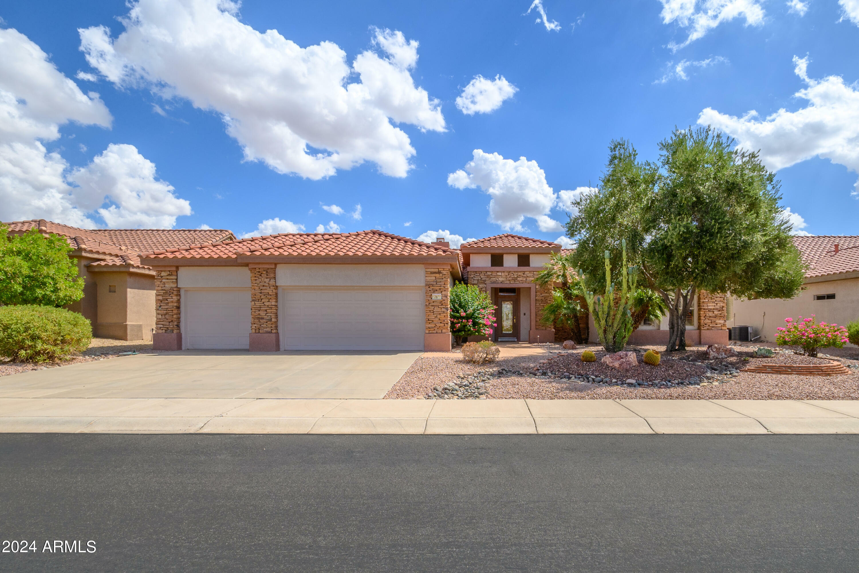 17621 N Eagle Crest Drive  Surprise AZ 85374 photo