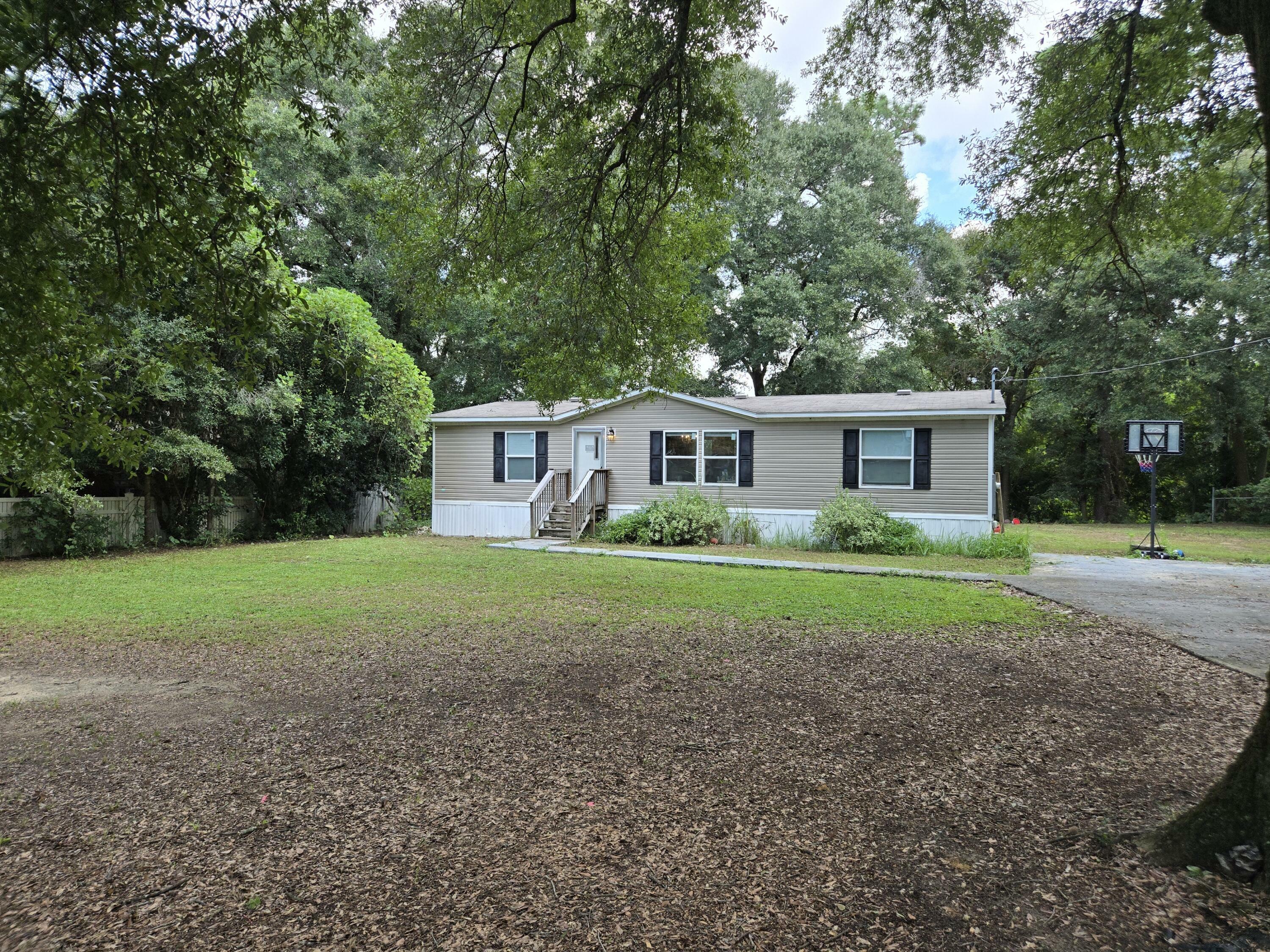 Property Photo: 212 Grimes Avenue FL 32536