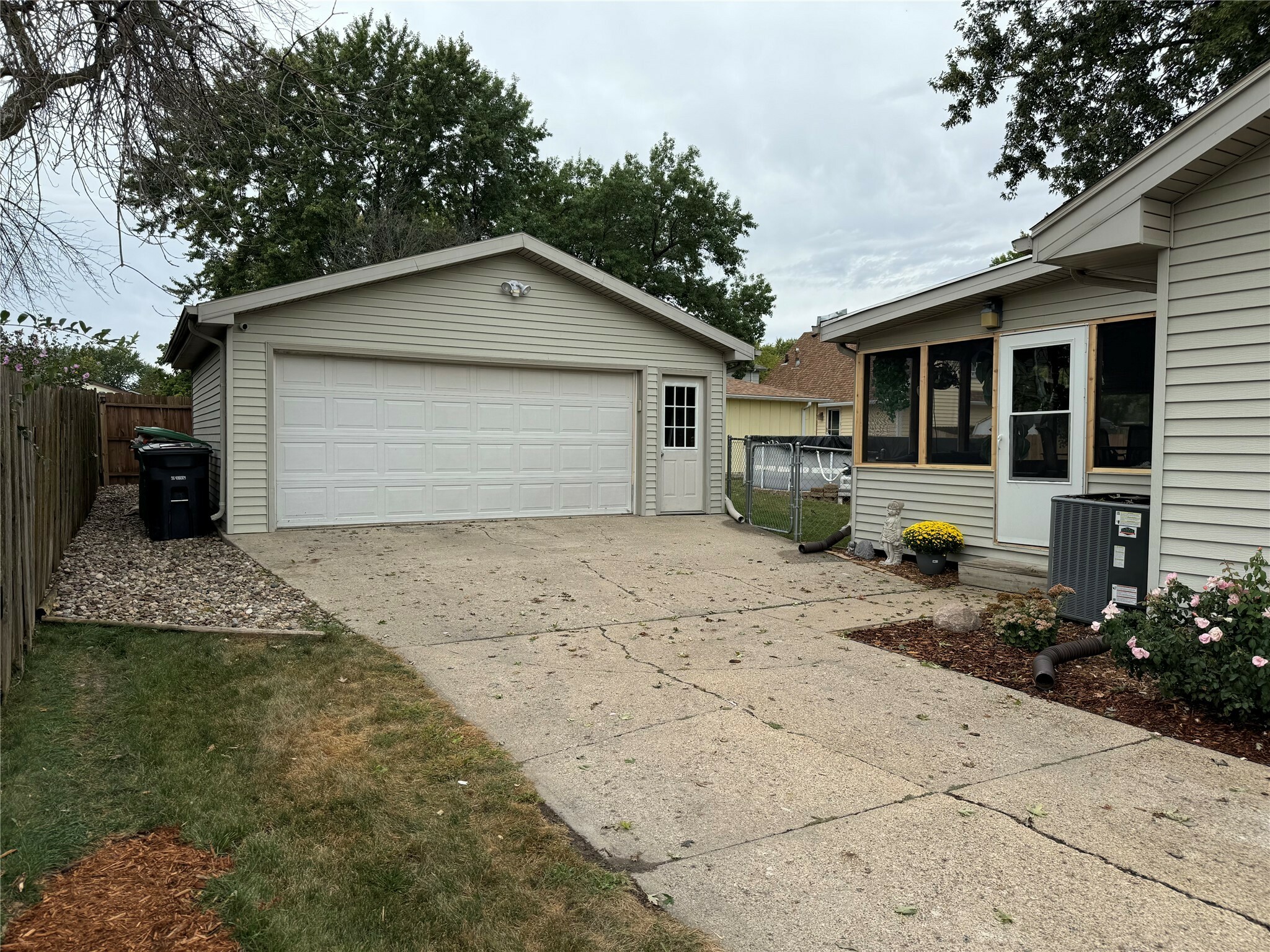 Property Photo:  722 22nd Avenue SW  IA 50009 