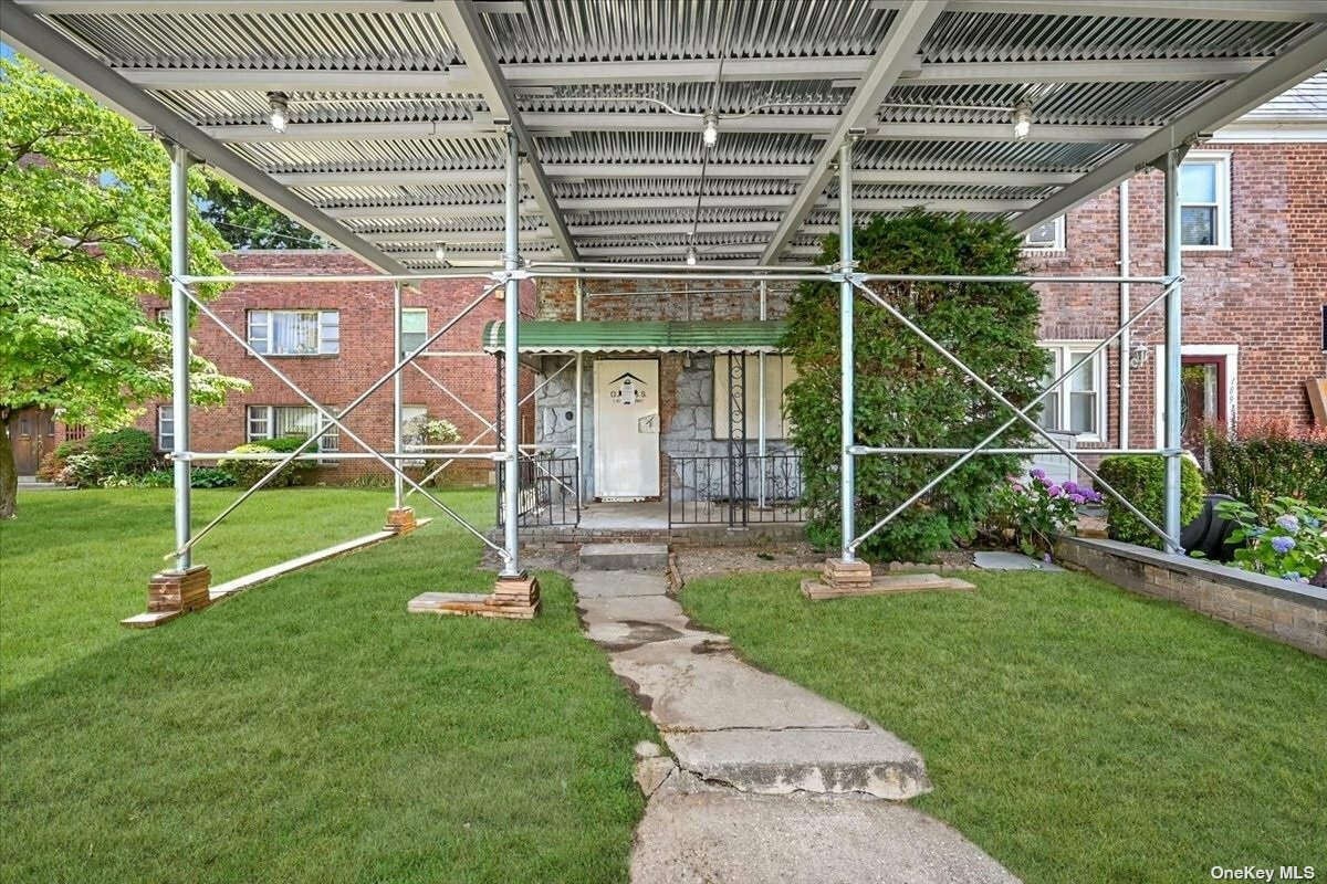 Property Photo:  189-14 114th Road  NY 11412 