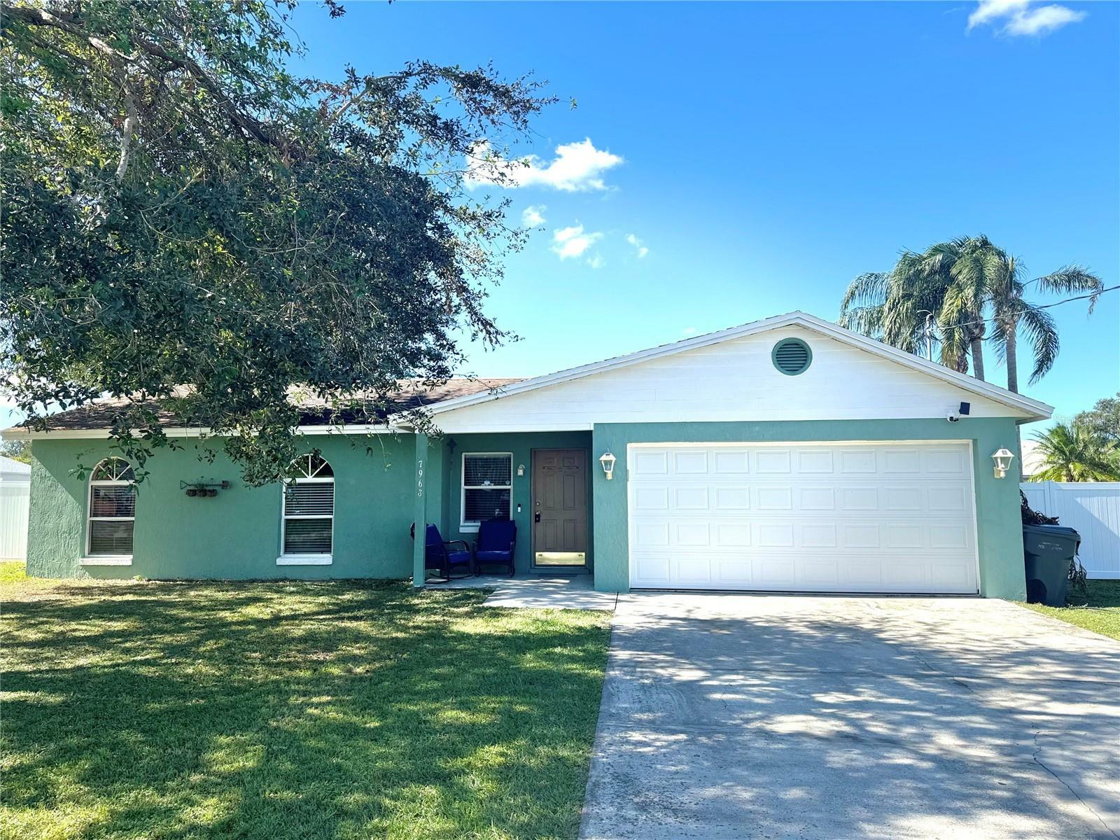 Property Photo:  7968 Apache Lane  FL 33810 