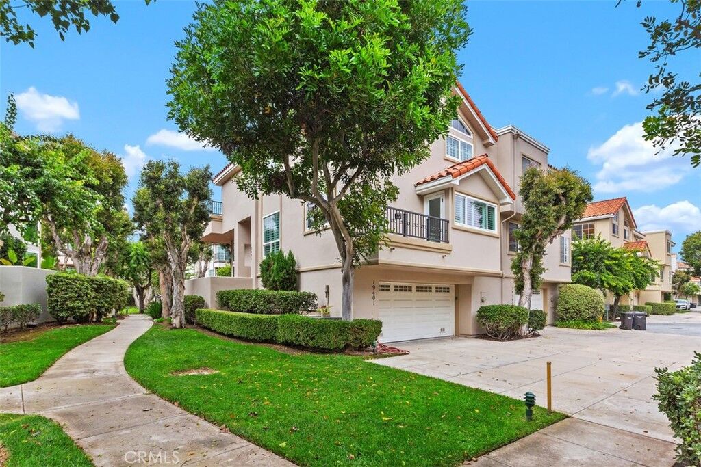 Property Photo:  19401 Merion Circle  CA 92648 
