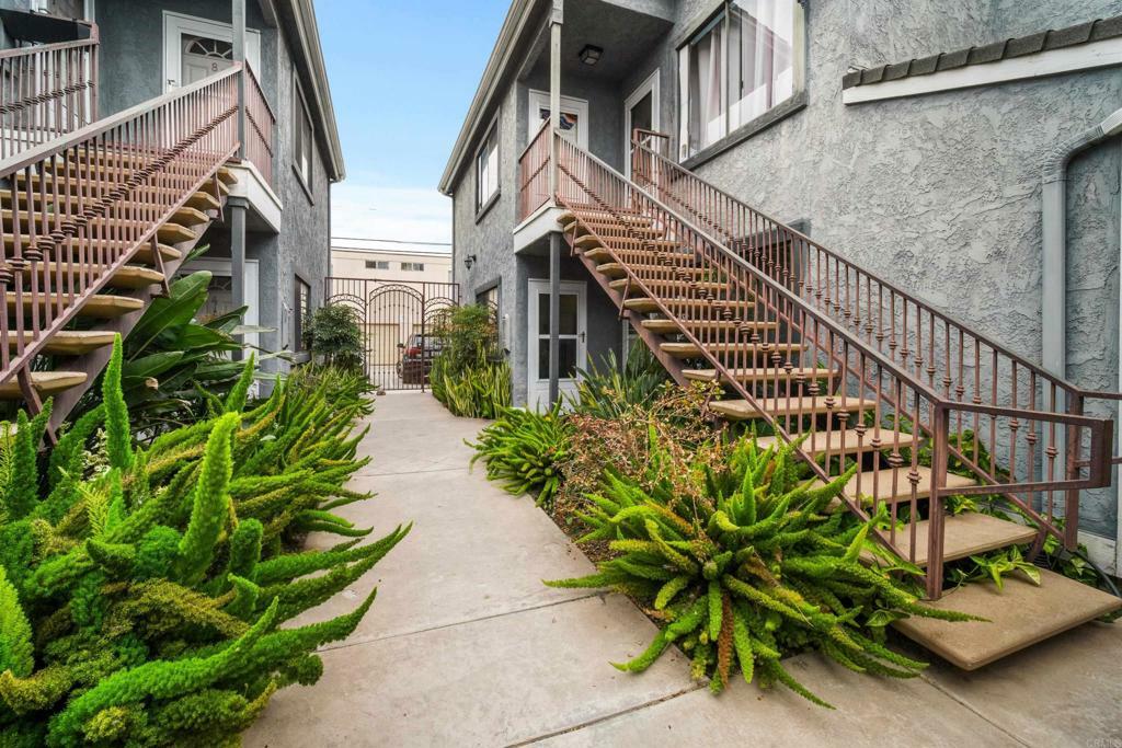 Property Photo:  4444 Cherokee Ave 4  CA 92116 