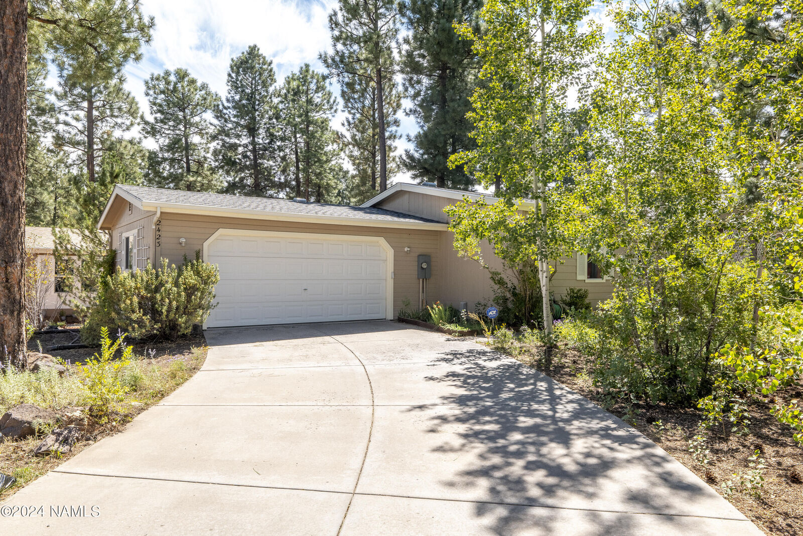 Property Photo: 2423 Coronado Avenue AZ 86001