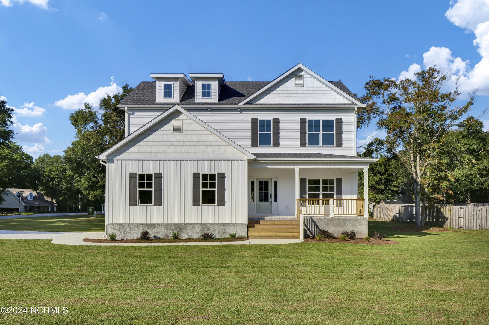 Property Photo:  102 Shore Court  NC 28460 