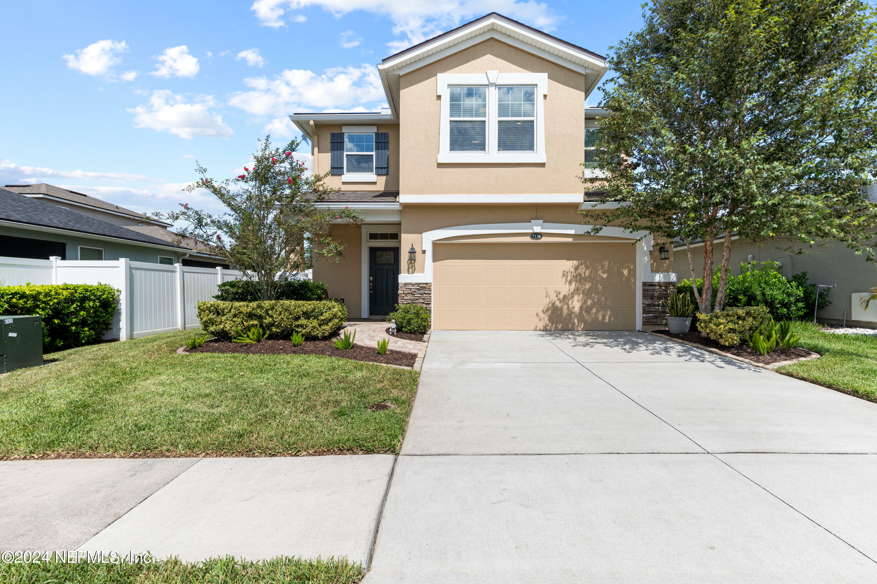 Property Photo:  7130 Emsley Circle  FL 32258 