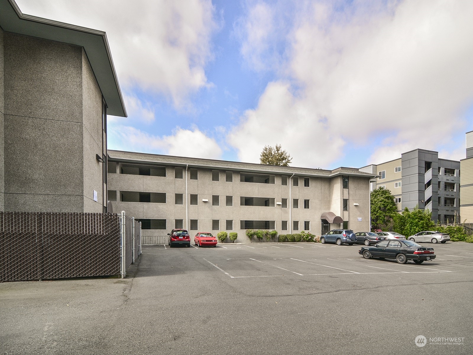 Property Photo:  1100 S Atlantic Street 306  WA 98134 