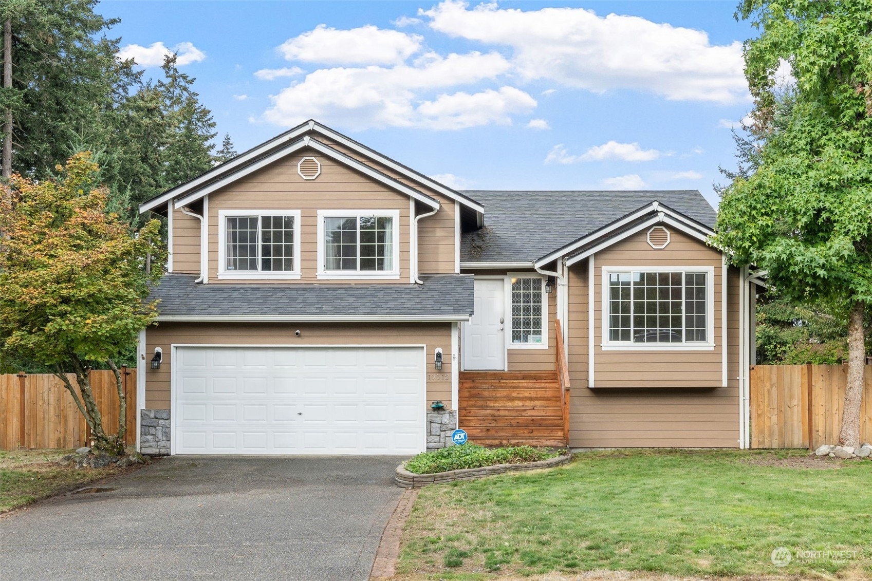 Property Photo:  19512 73rd Avenue E  WA 98387 