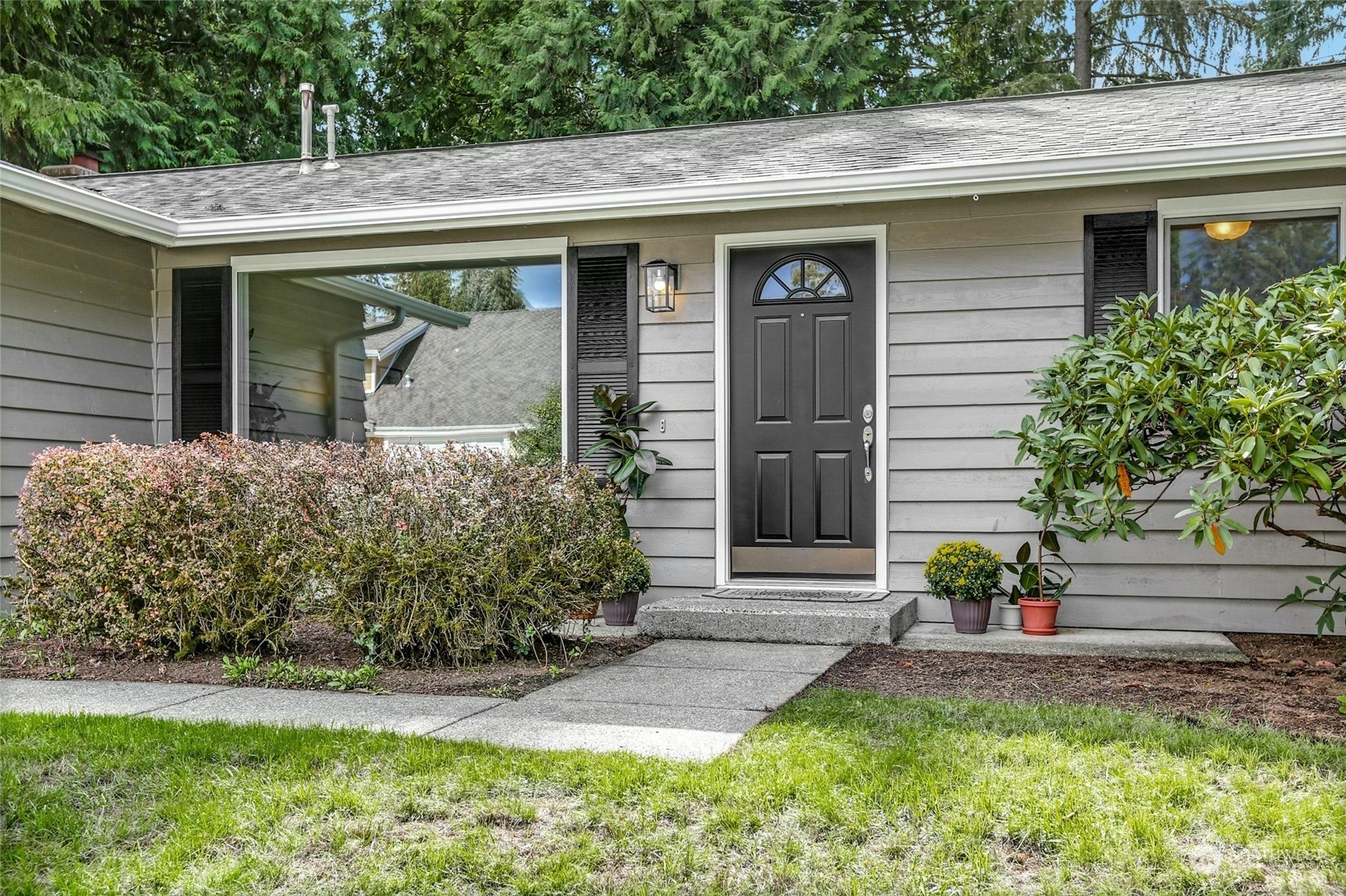 Property Photo:  16221 NE 100th Street  WA 98052 