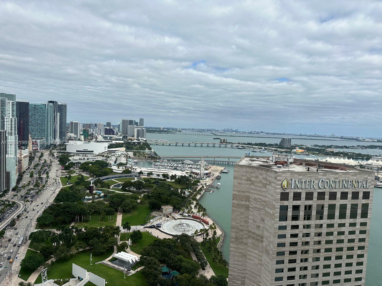 Property Photo:  325 S Biscayne Bl 4324  FL 33131 