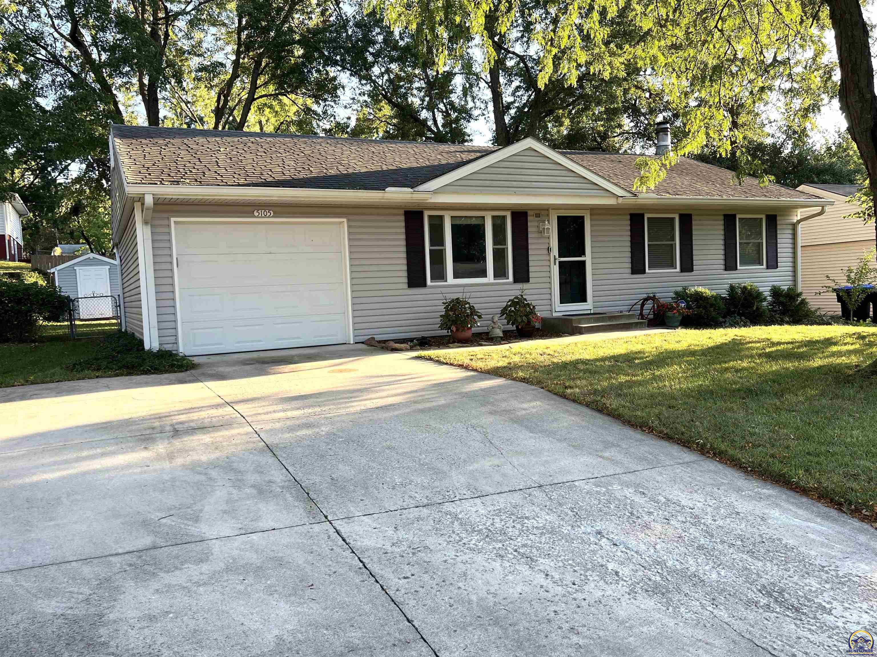 5105 SW 32nd Ter  Topeka KS 66614 photo