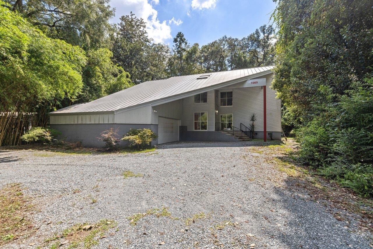 Property Photo: 1005 Waverly Drive FL 32312