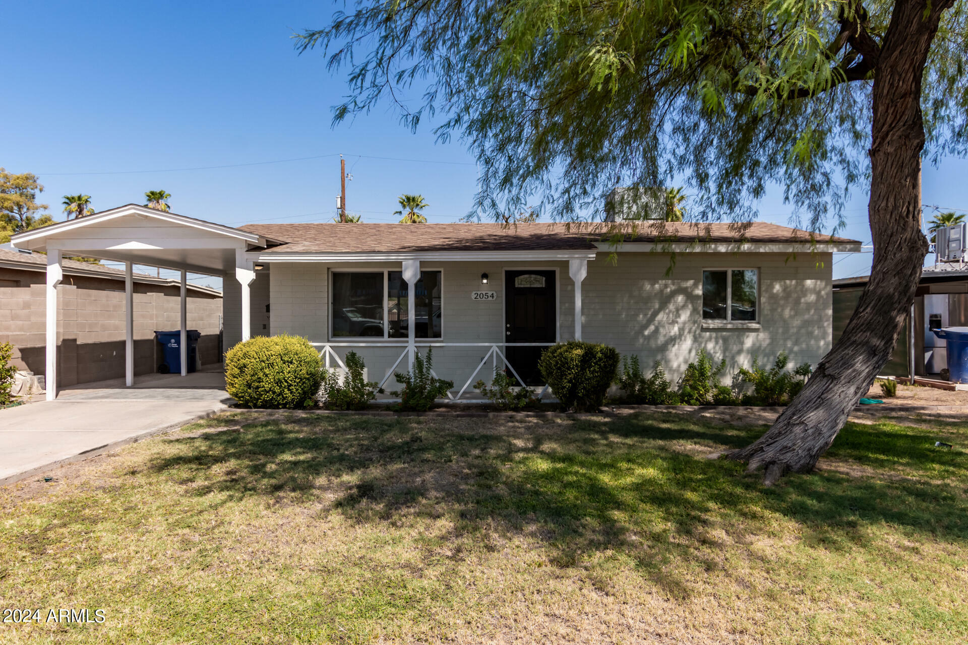 Property Photo:  2054 E Lemon Street  AZ 85281 