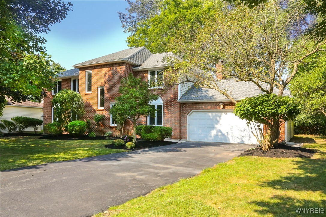 Property Photo:  44 Valley Brook Lane  NY 14051 