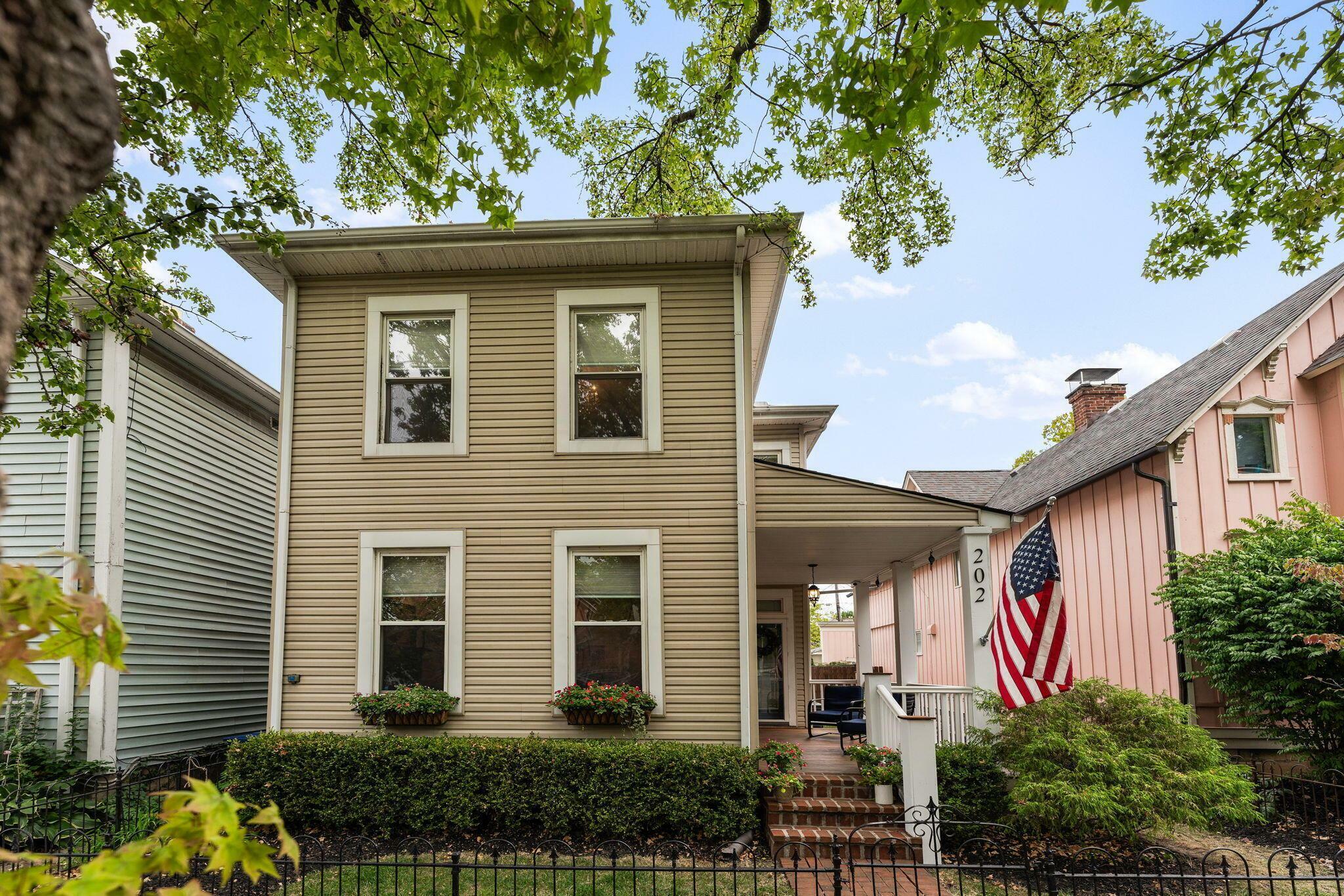 Property Photo:  202 E Mithoff Street  OH 43206 