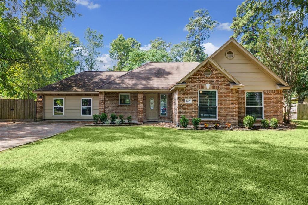 Property Photo:  607 Shadberry Drive  TX 77354 