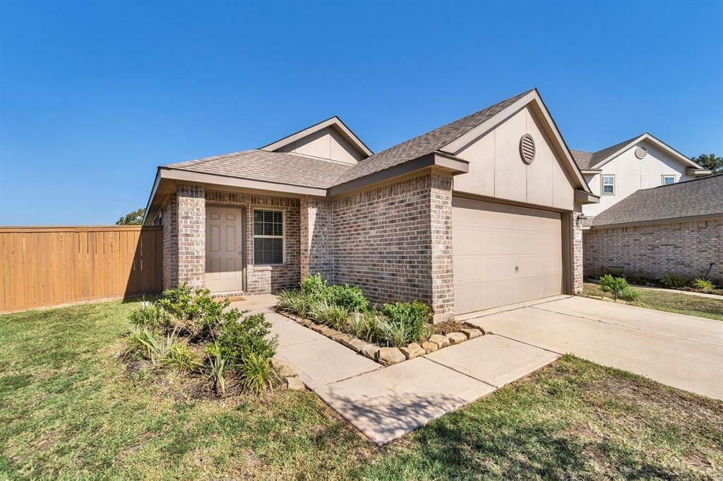 Property Photo:  5402 Logan Dale Drive  TX 77423 