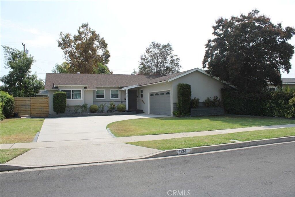 Property Photo:  924 Oleander Street  CA 92821 