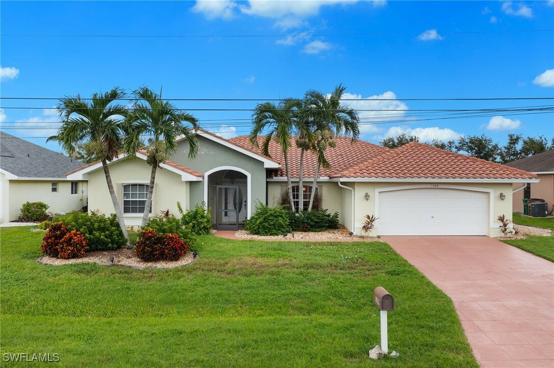 Property Photo:  1309 SE 10th Terrace  FL 33990 