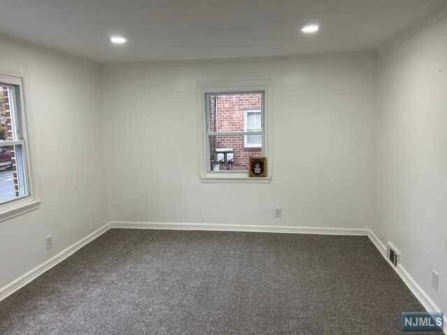 Property Photo:  178 Tuxedo Parkway 1  NJ 07106 