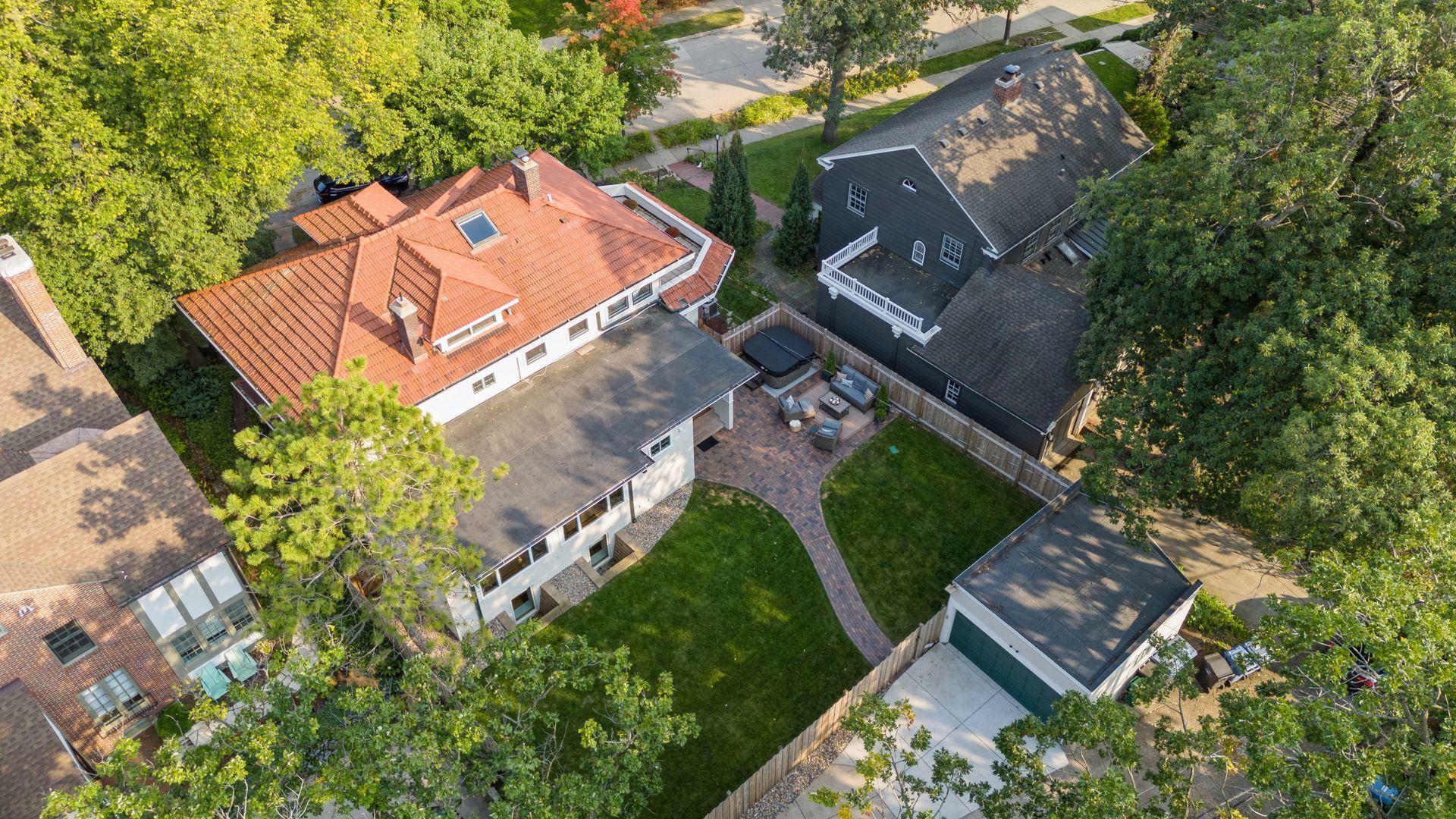 Property Photo:  2760 Thomas Avenue S  MN 55416 