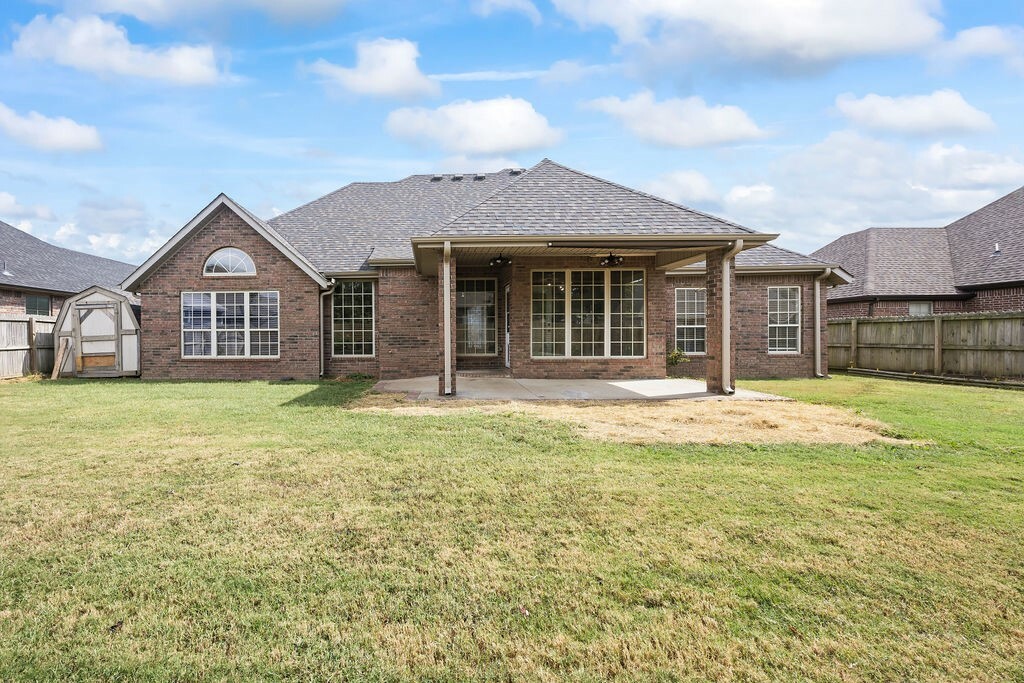 Property Photo:  1055 Tarah Knolls Circle  AR 72719 