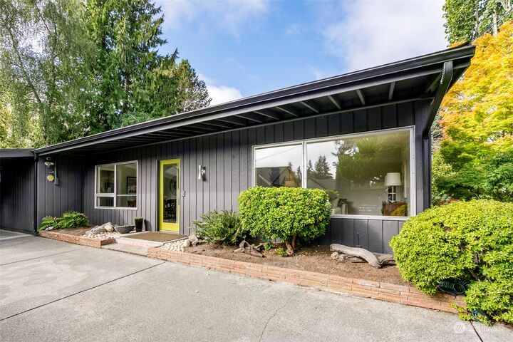 Property Photo:  2127 N 117th Street  WA 98133 