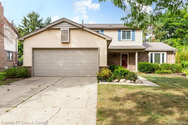 Property Photo: 562 Lockport Road MI 48307