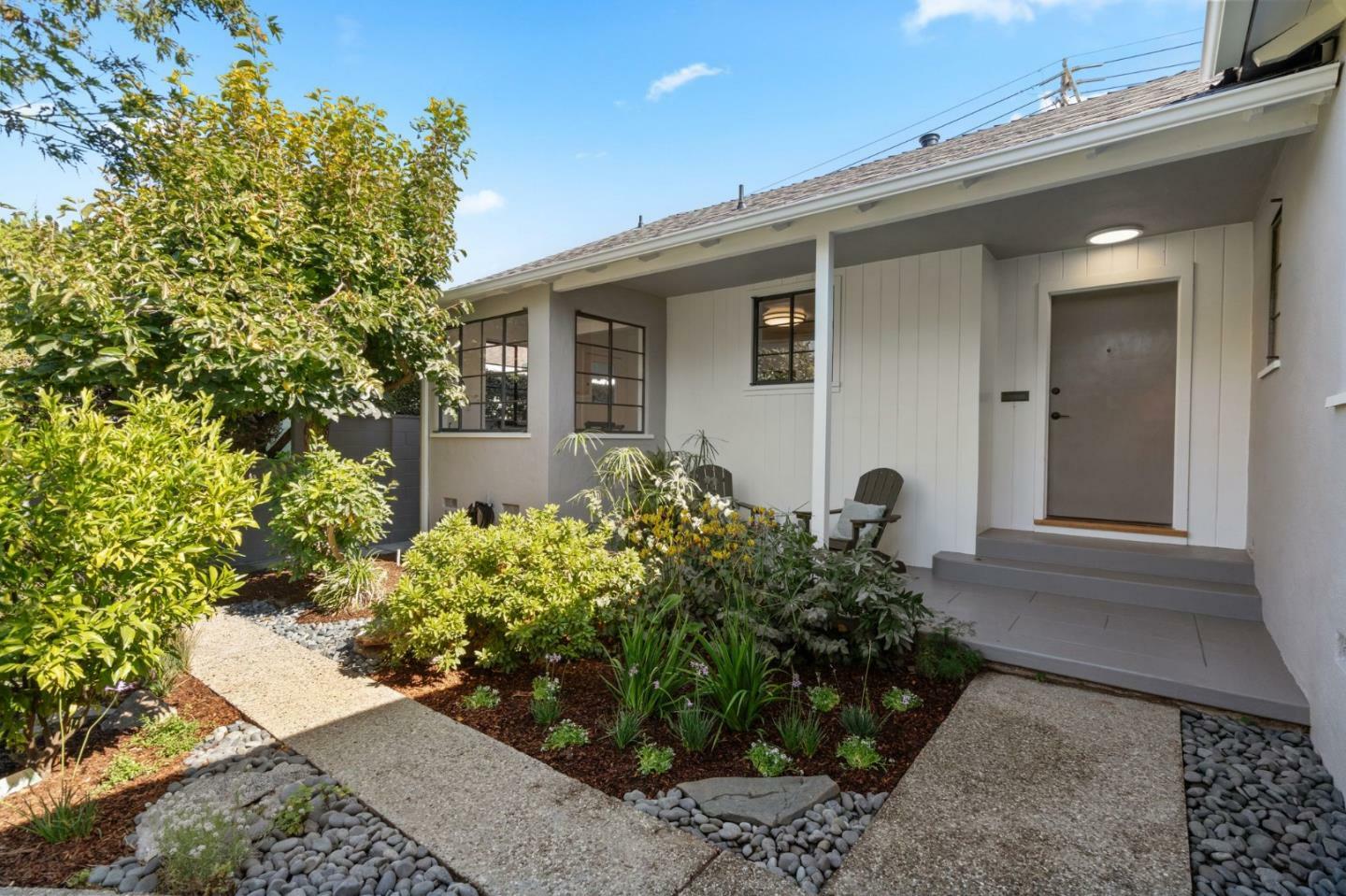 Property Photo:  605 Capistrano Way  CA 94402 