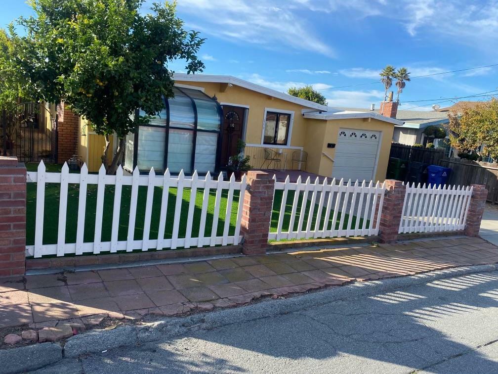 Property Photo:  1559 Waring Street  CA 93955 